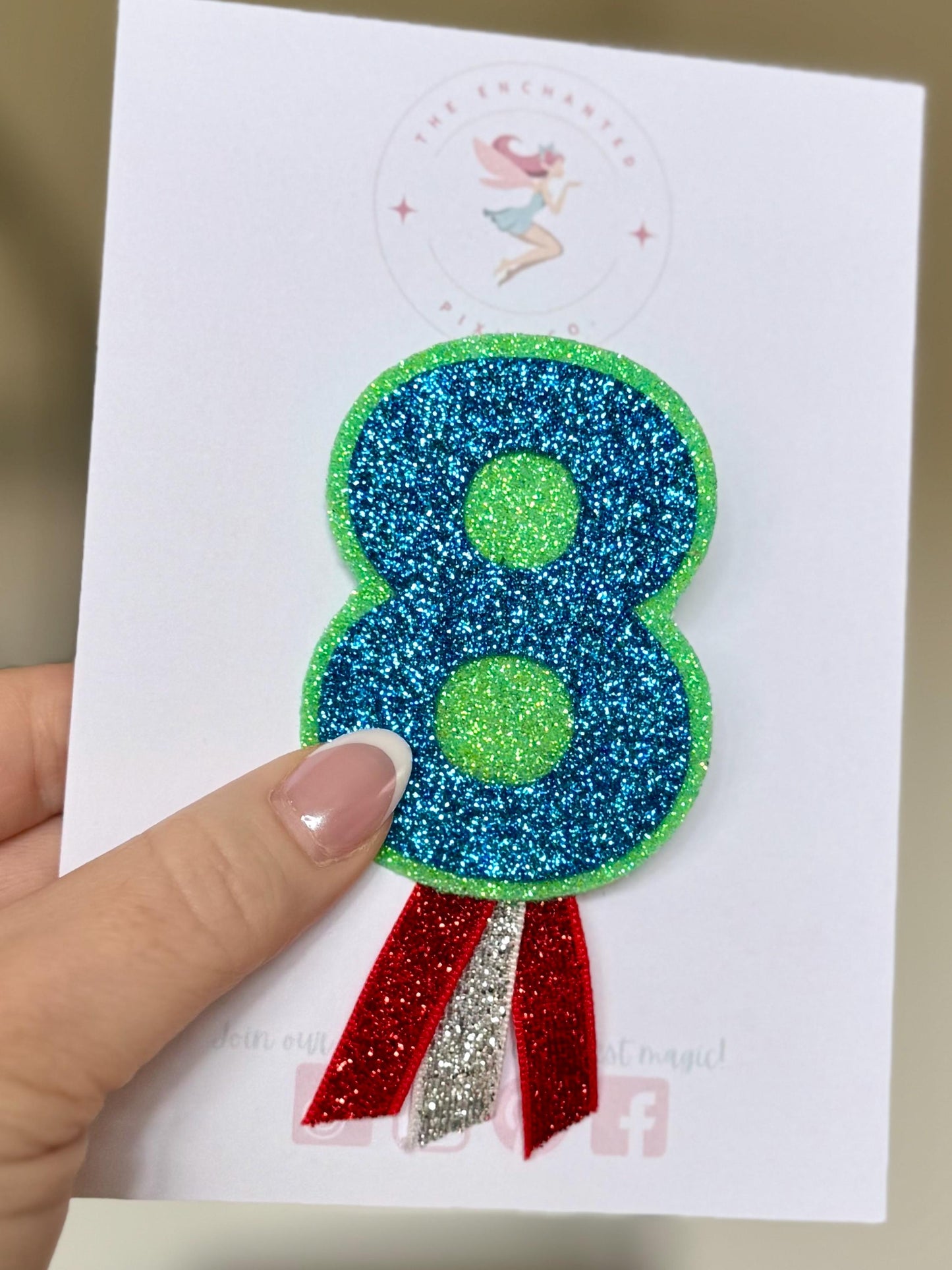 Number birthday badge with ribbons