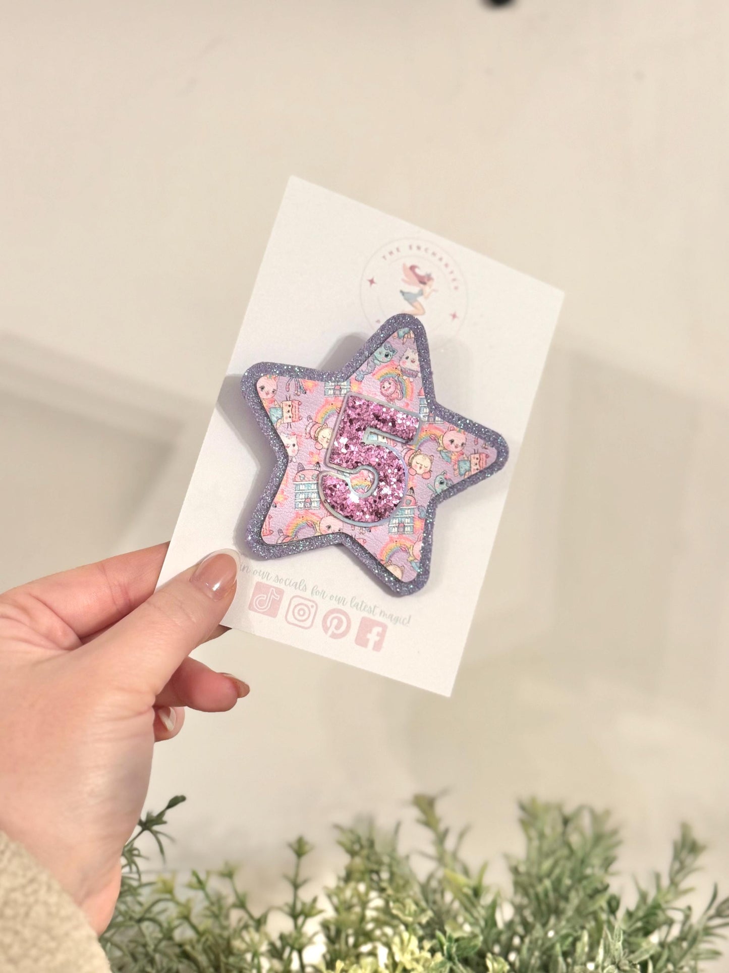 Personalised Gabby's Dollhouse Inspired Birthday Badge: Glitter Party Keepsake