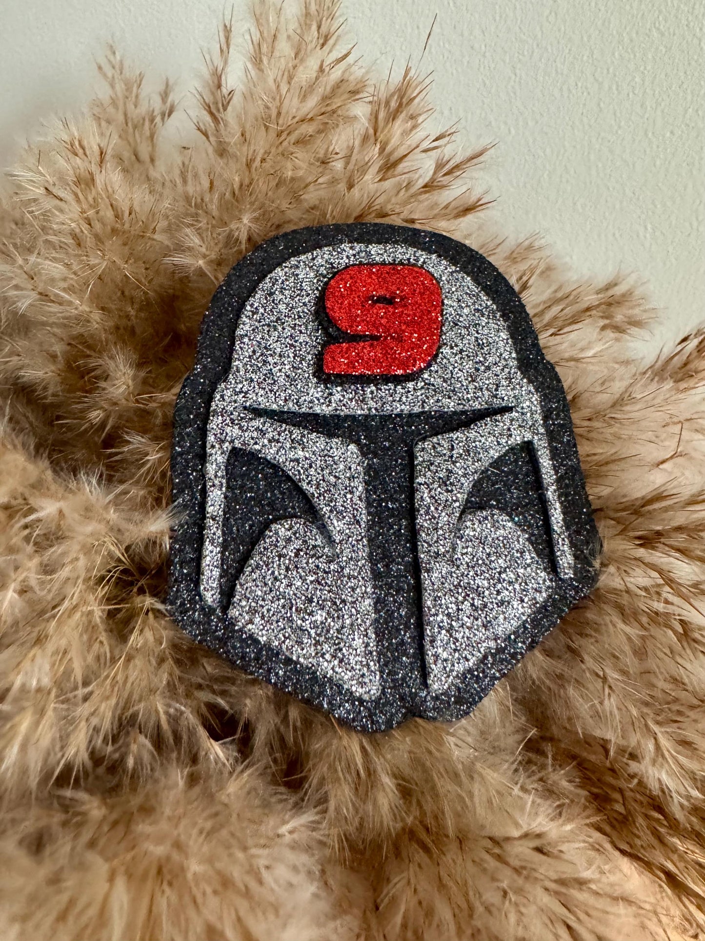 Star Wars Birthday Badge – Mandalorian Helmet Glitter Badge – Custom Age – Kids Party Outfit Accessory