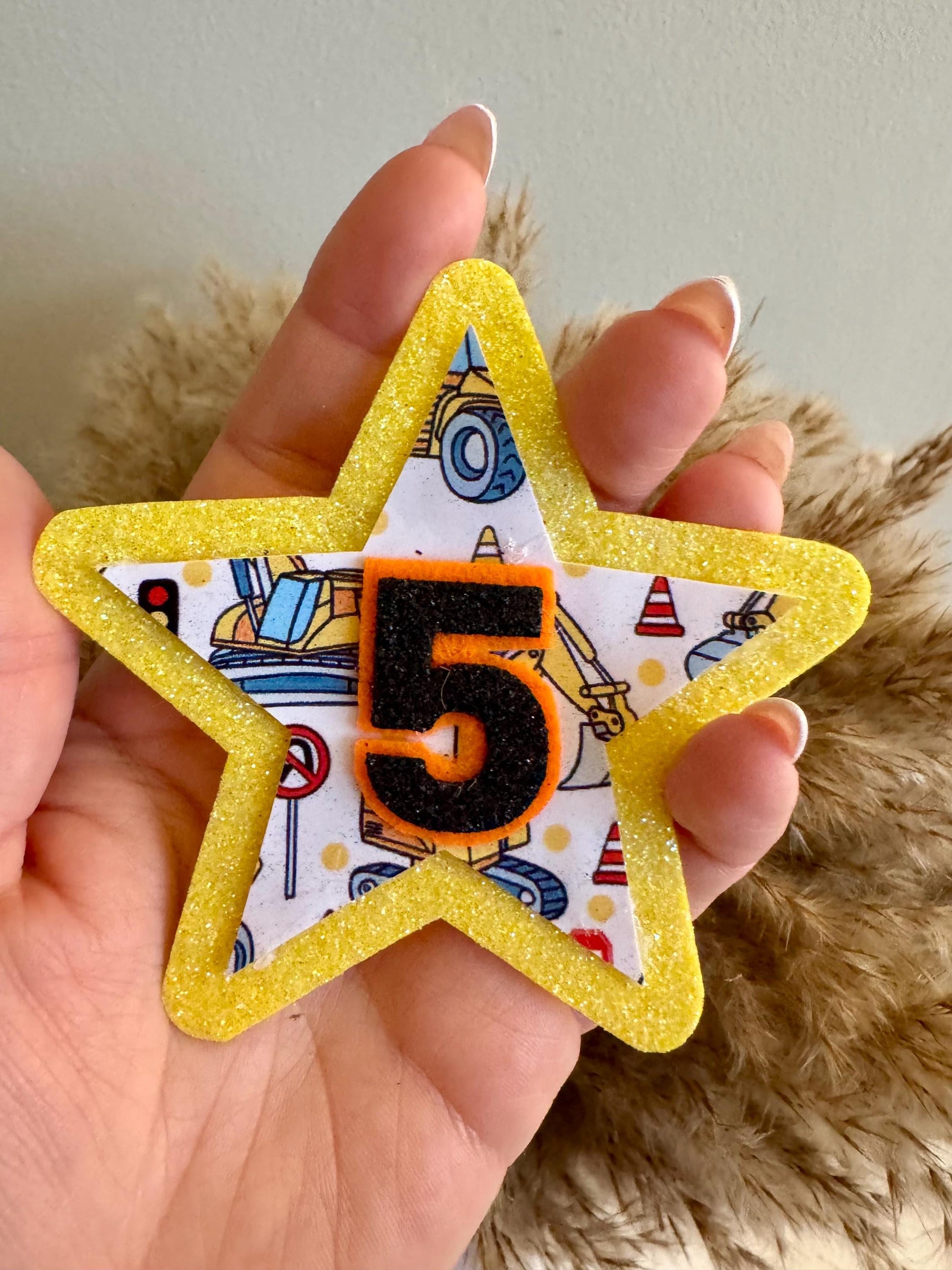 Construction Diggers Birthday Badge – Glitter Star Any Age Party Accessory – Boys Birthday Outfit – Construction Party Decoration - ANY AGE