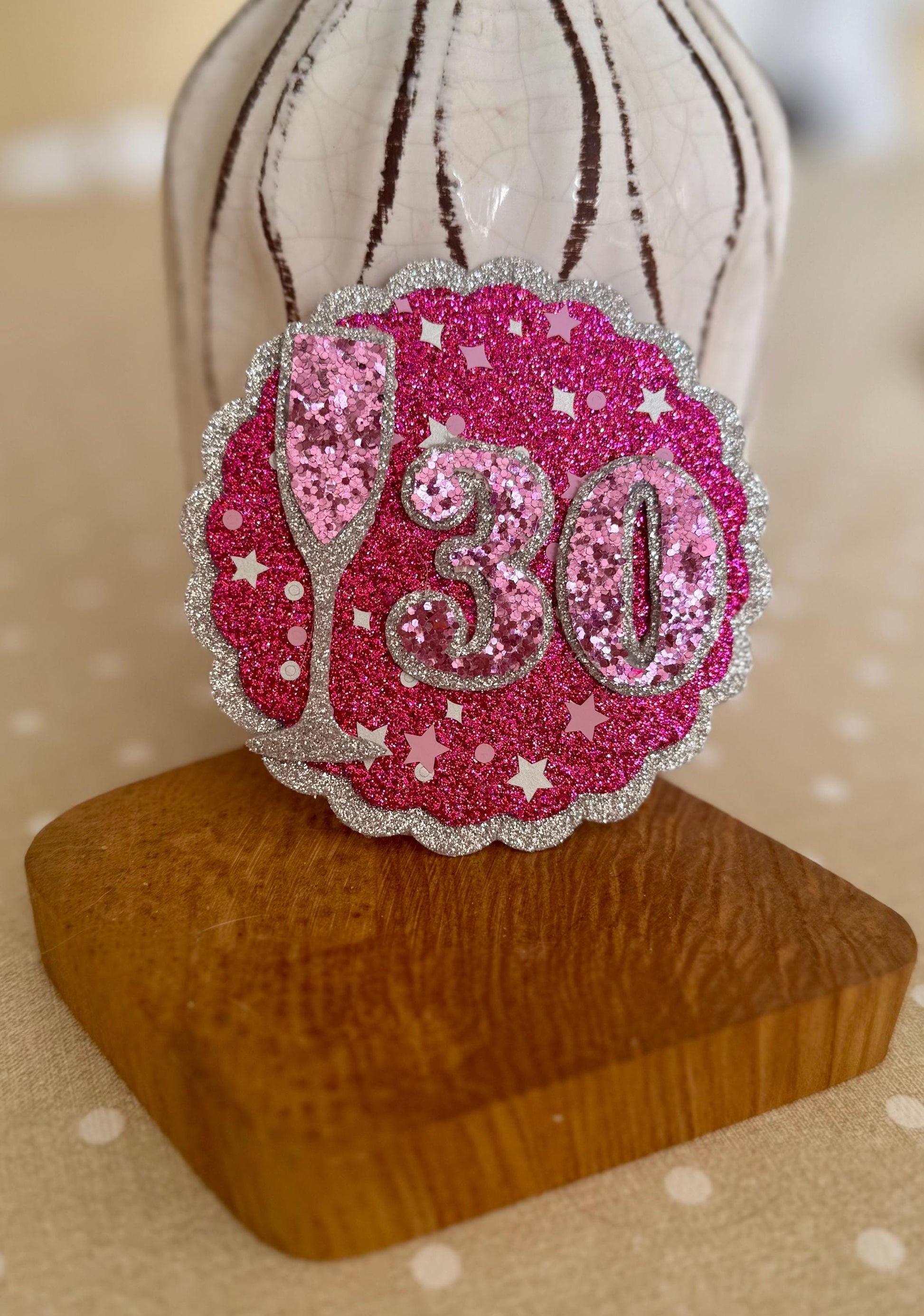 Sparkly Birthday Badge Any Age – Glitter Party Badge for Women – 18th 21st 30th 40th 50th 60th 70th Birthday – Pink Glitter Badge Milestone